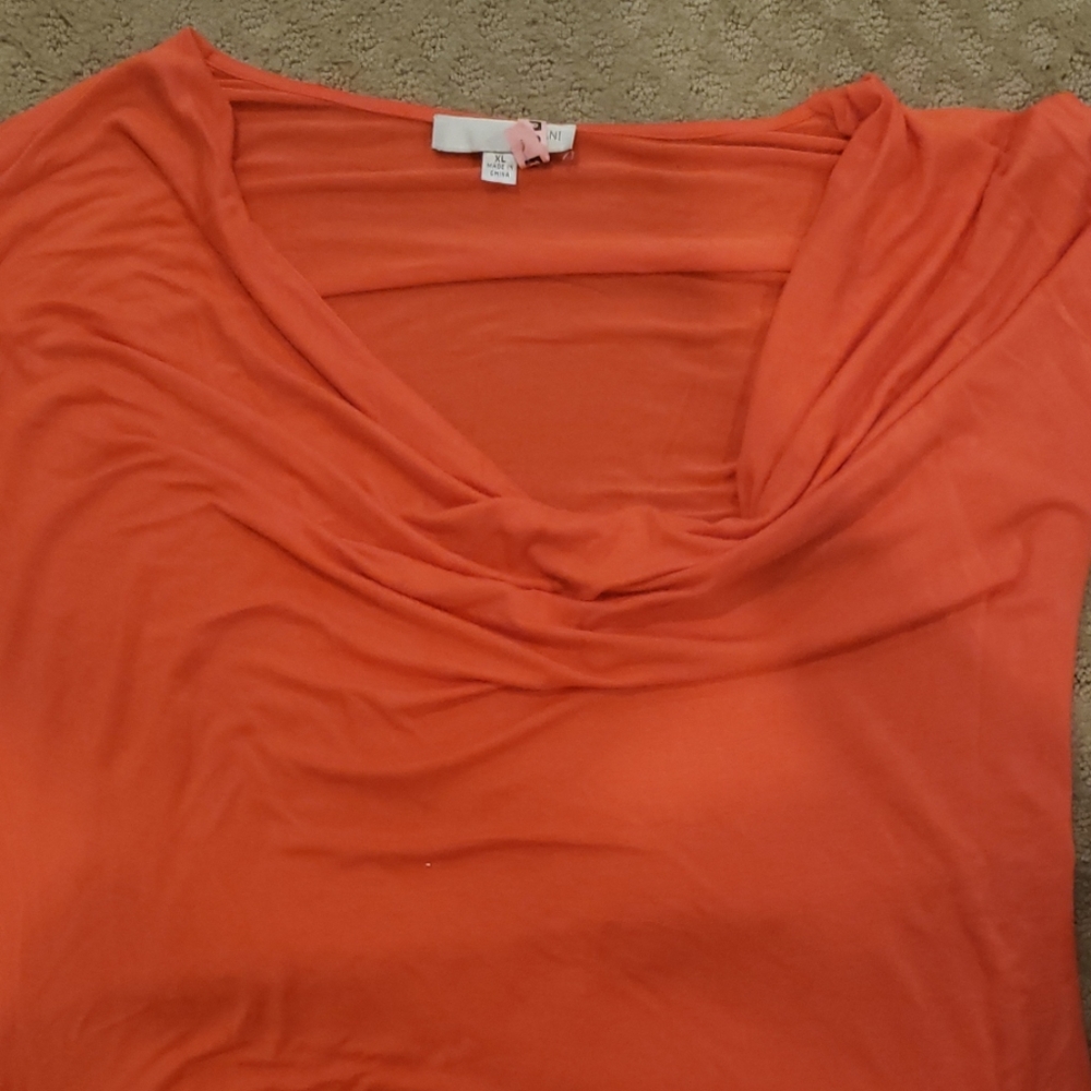 Slouched neckline - Picture 3 of 4
